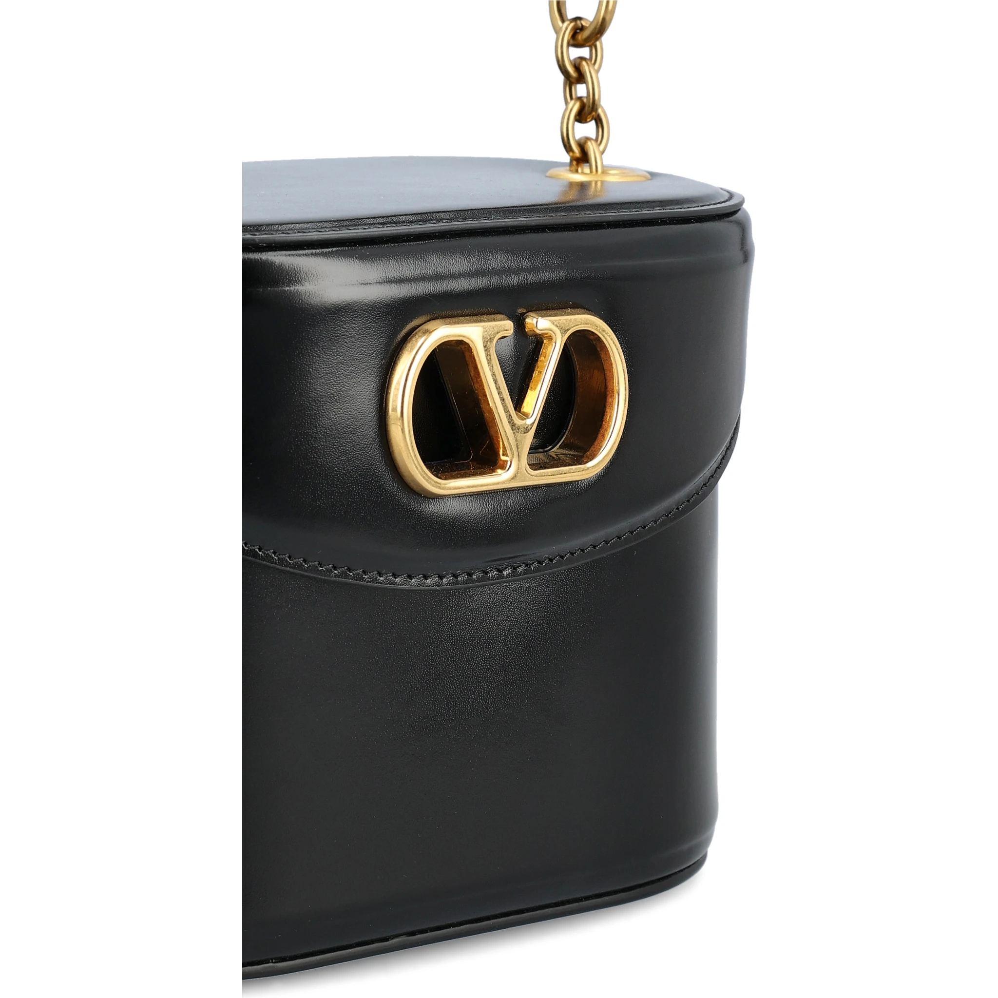 حقائب فالنتينو غارافاني.. أسود