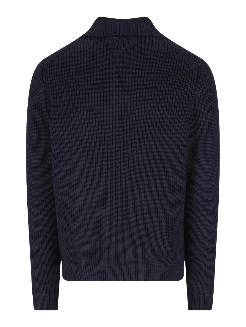 كنزات برادا زرقاء