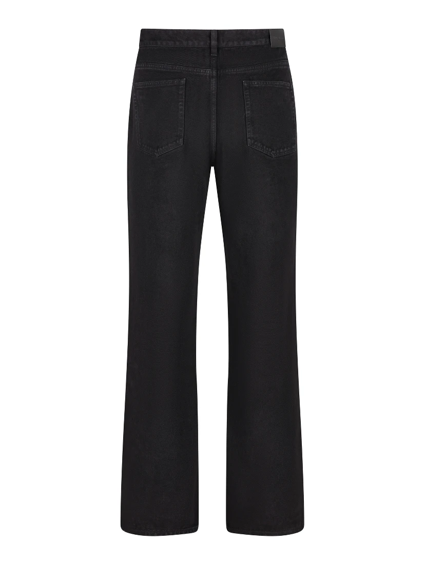 بنطلون جينز بقصة مستقيمة