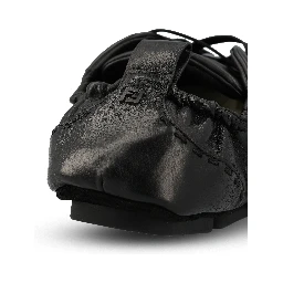 Fit lace-up sneakers