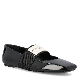 حذاء جيفنشي مسطح أسود