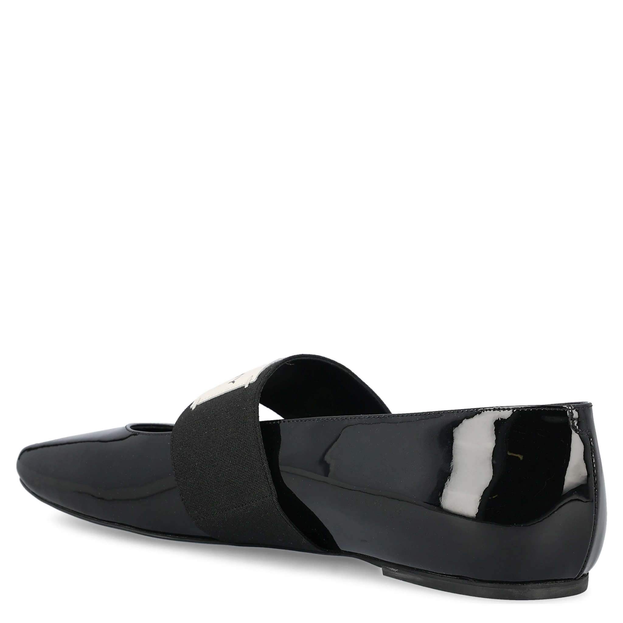 حذاء جيفنشي مسطح أسود