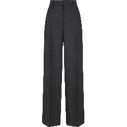 ملابس غوتشي الجاهزة