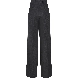 ملابس غوتشي الجاهزة