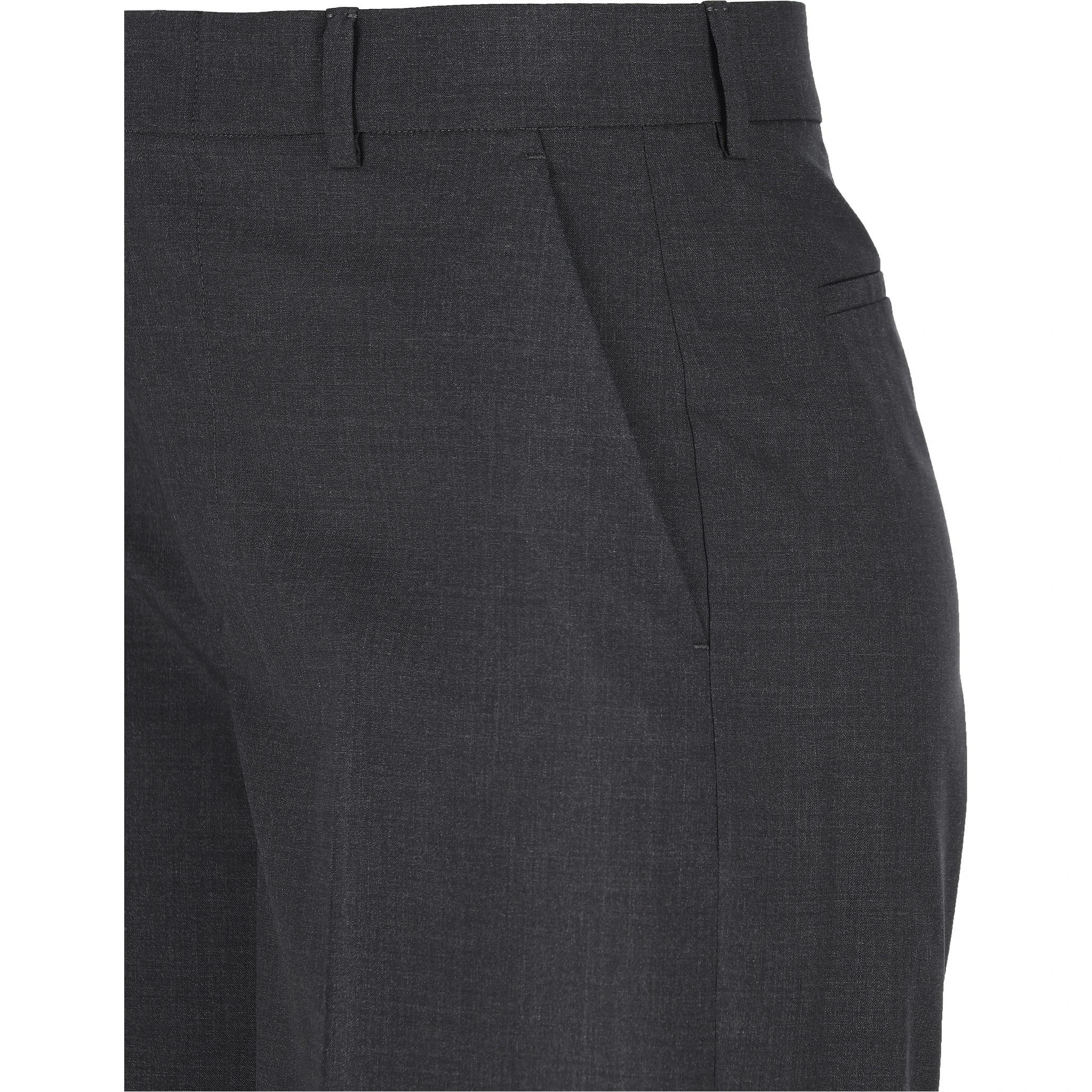 ملابس غوتشي الجاهزة