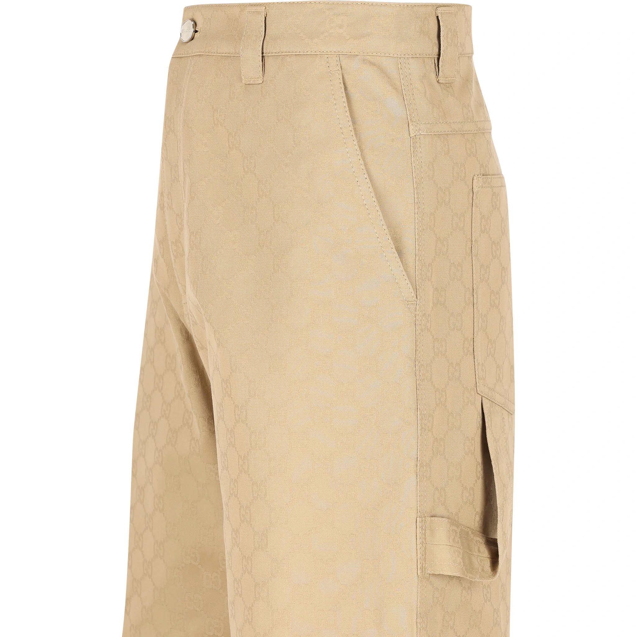 ملابس غوتشي الجاهزة