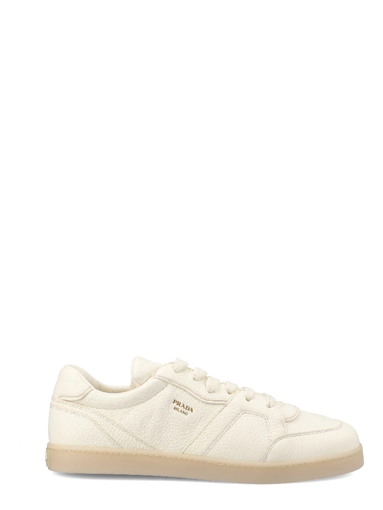 حذاء رياضي من برادا بلون عاجي