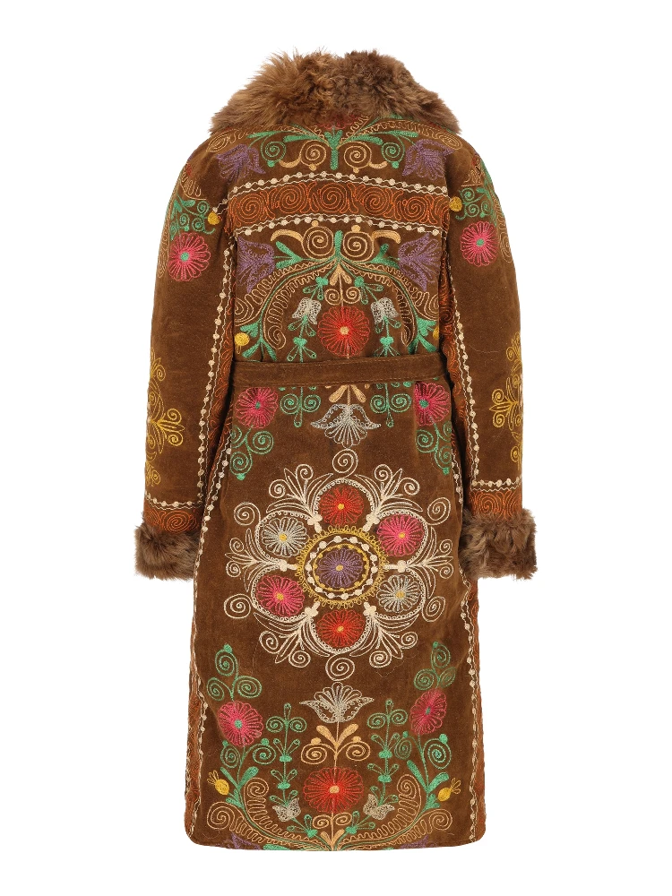 زازي كوتس براون alternative