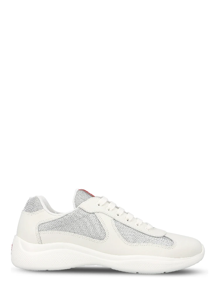 حذاء رياضي أبيض من برادا