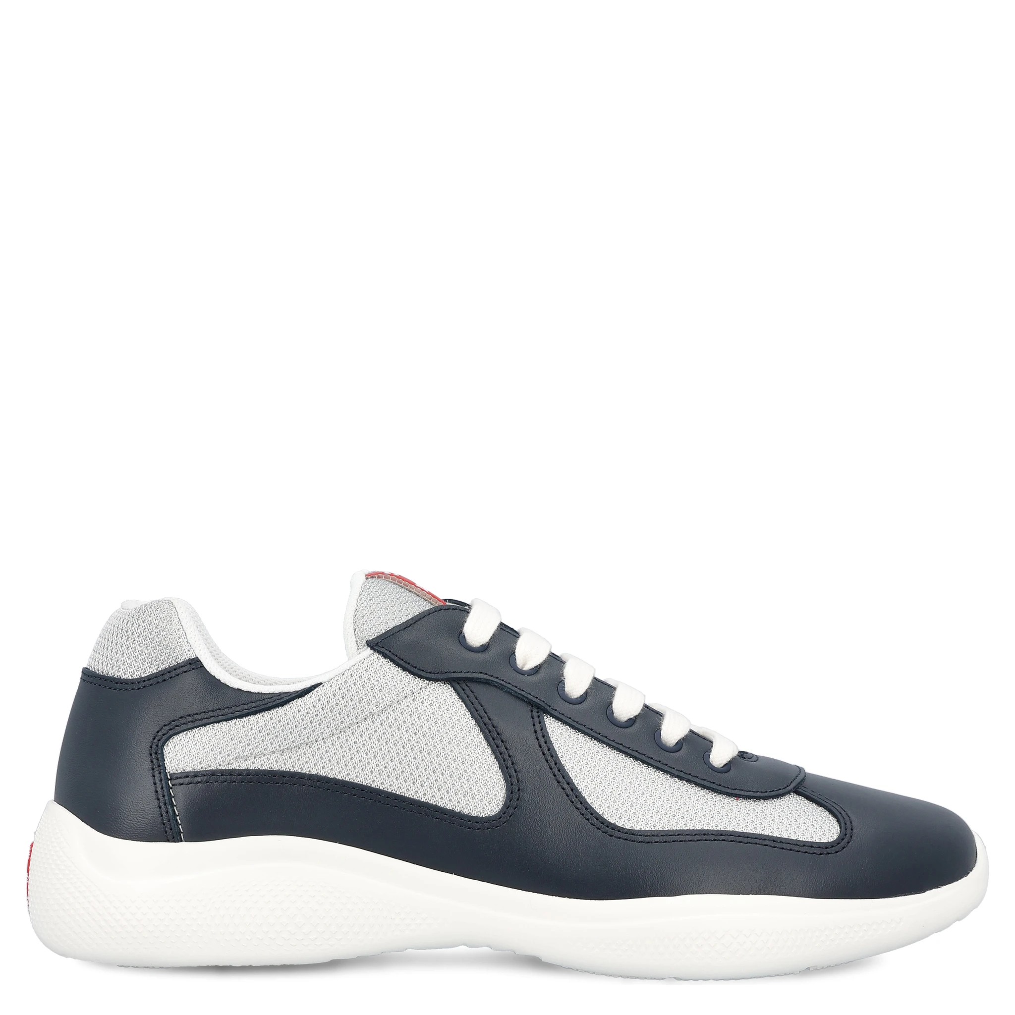 أحذية برادا الرياضية