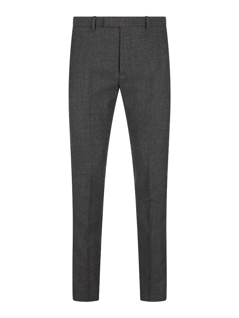 ملابس غوتشي الجاهزة