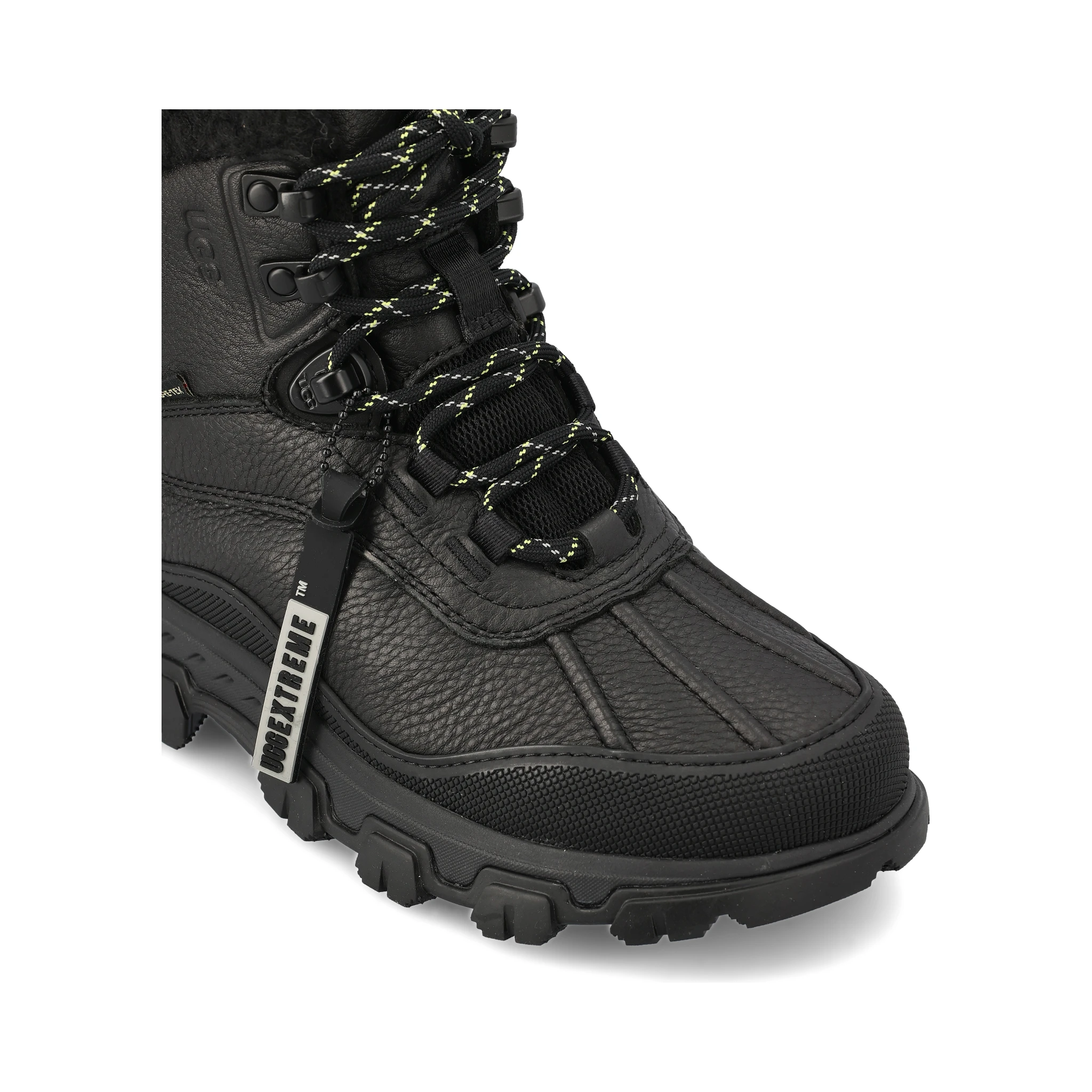 أحذية UGG سوداء