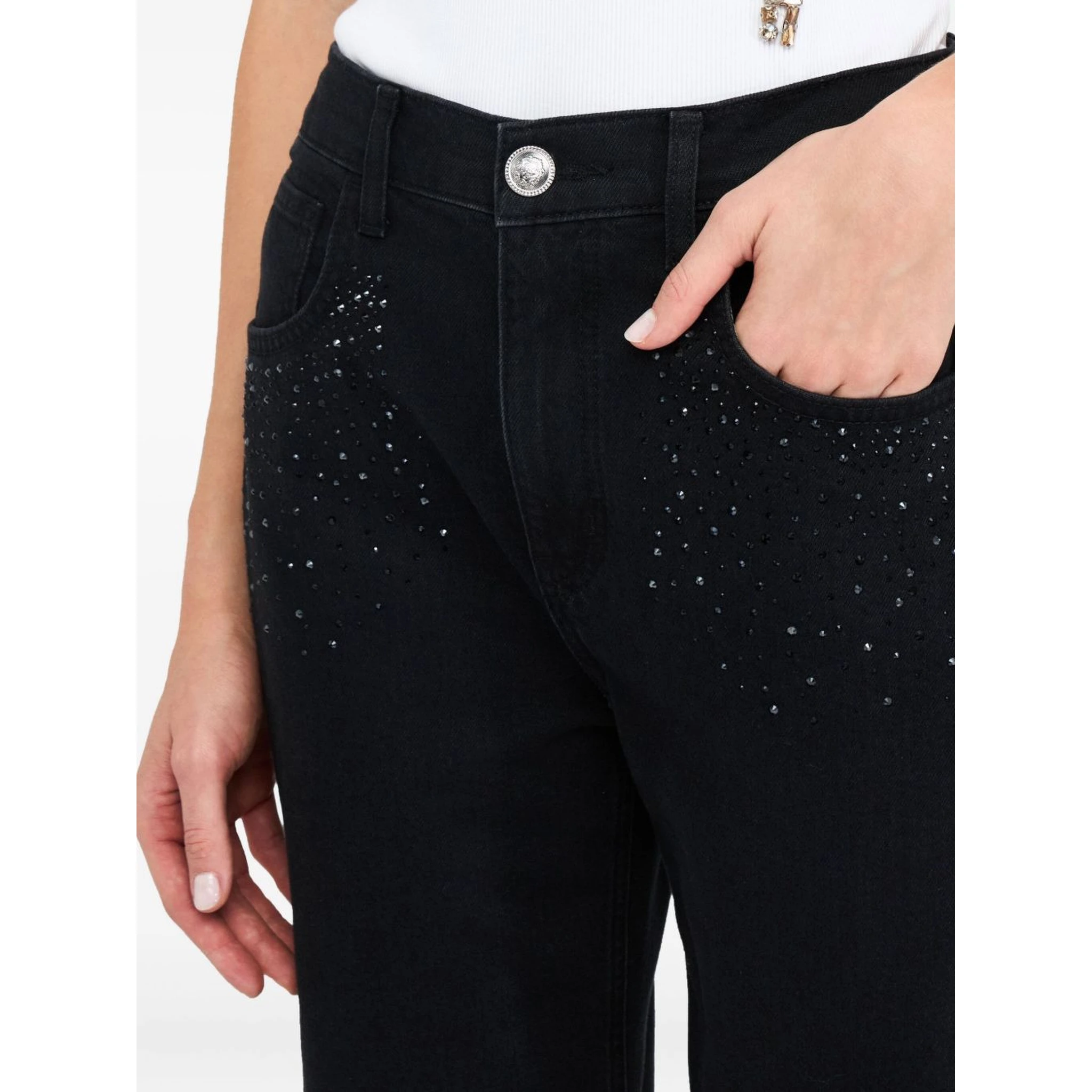 جينز أسود من ليو جو