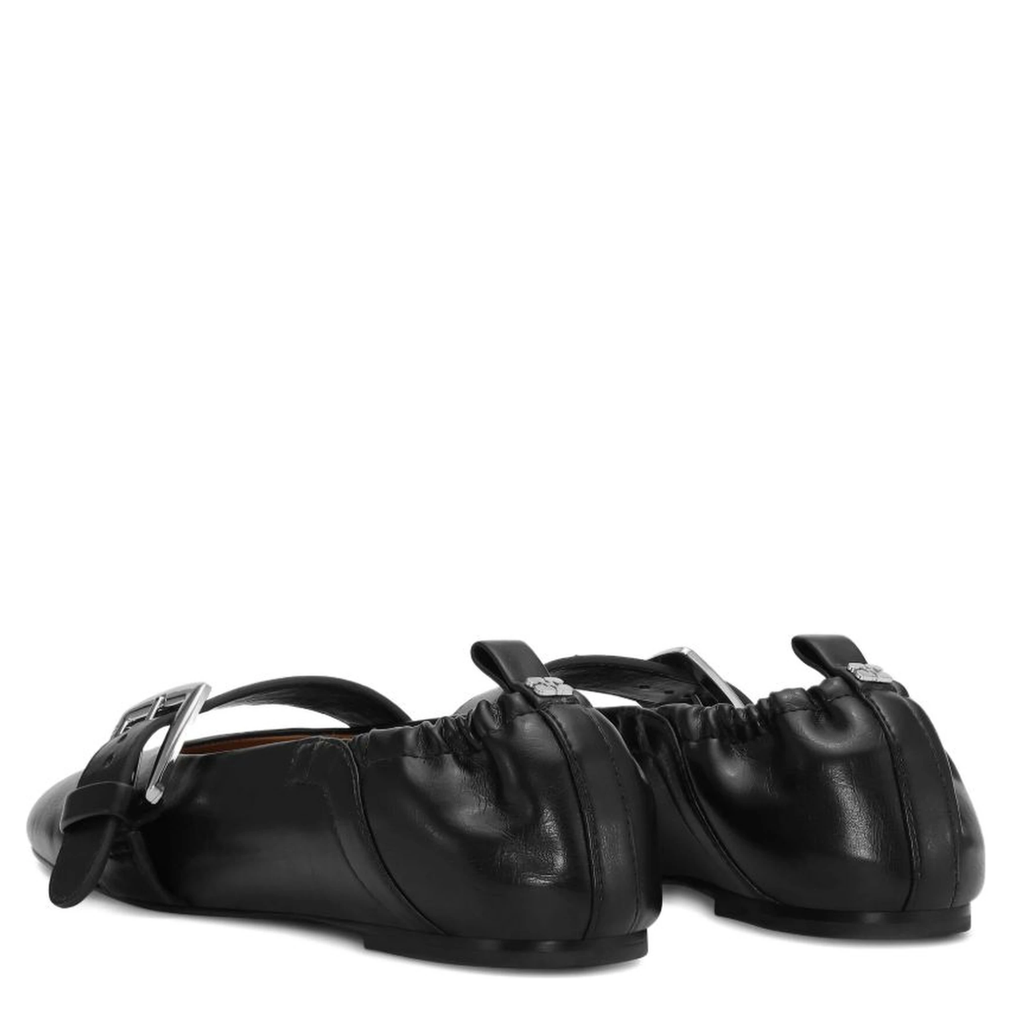 حذاء غاني مسطح أسود