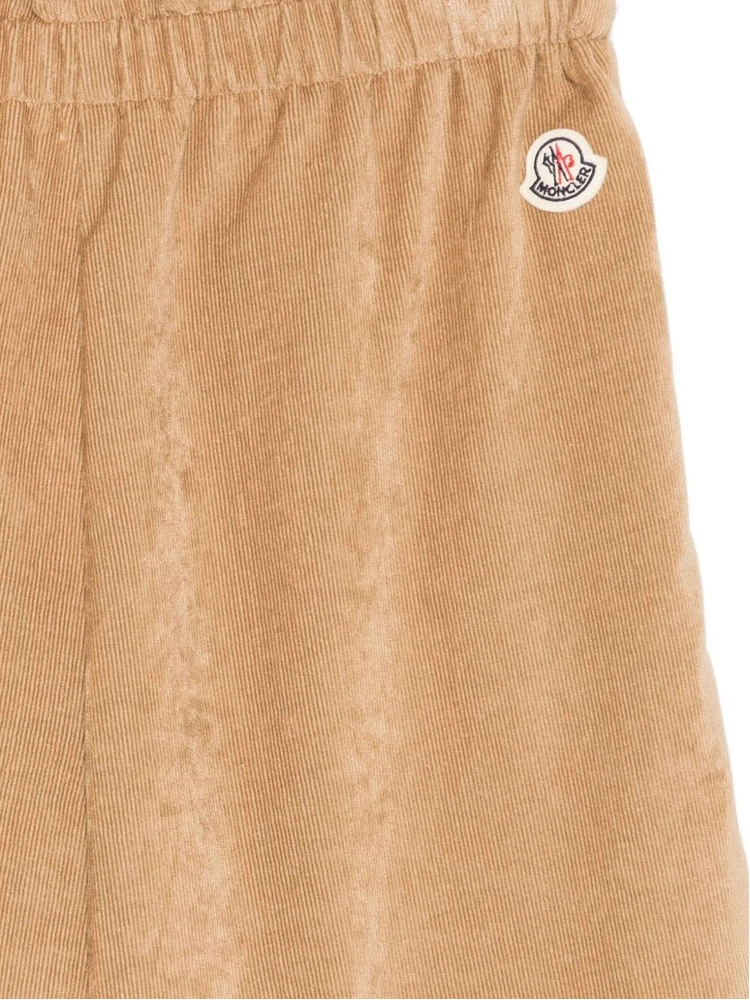 Moncler Shorts Beige alternative