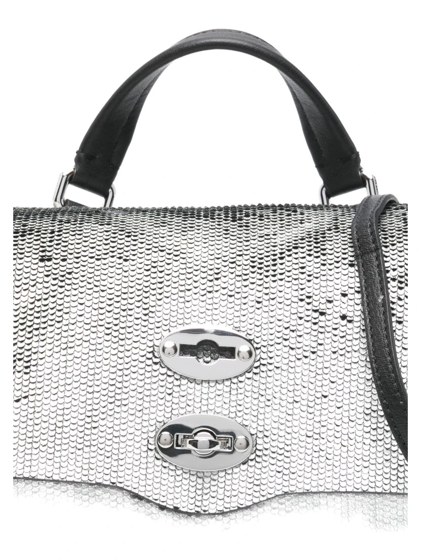 حقائب زانيلاتو.. فضية