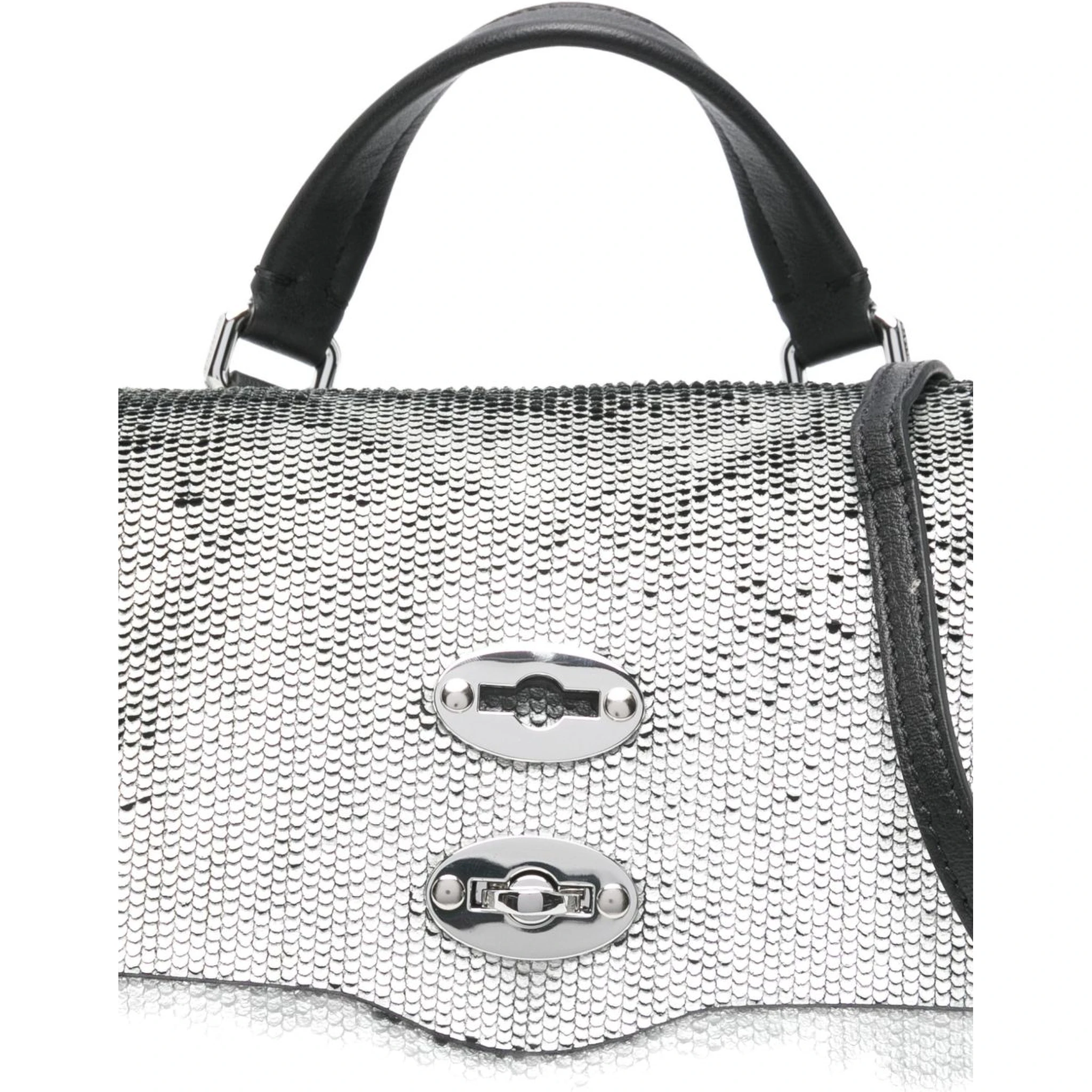 حقائب زانيلاتو.. فضية