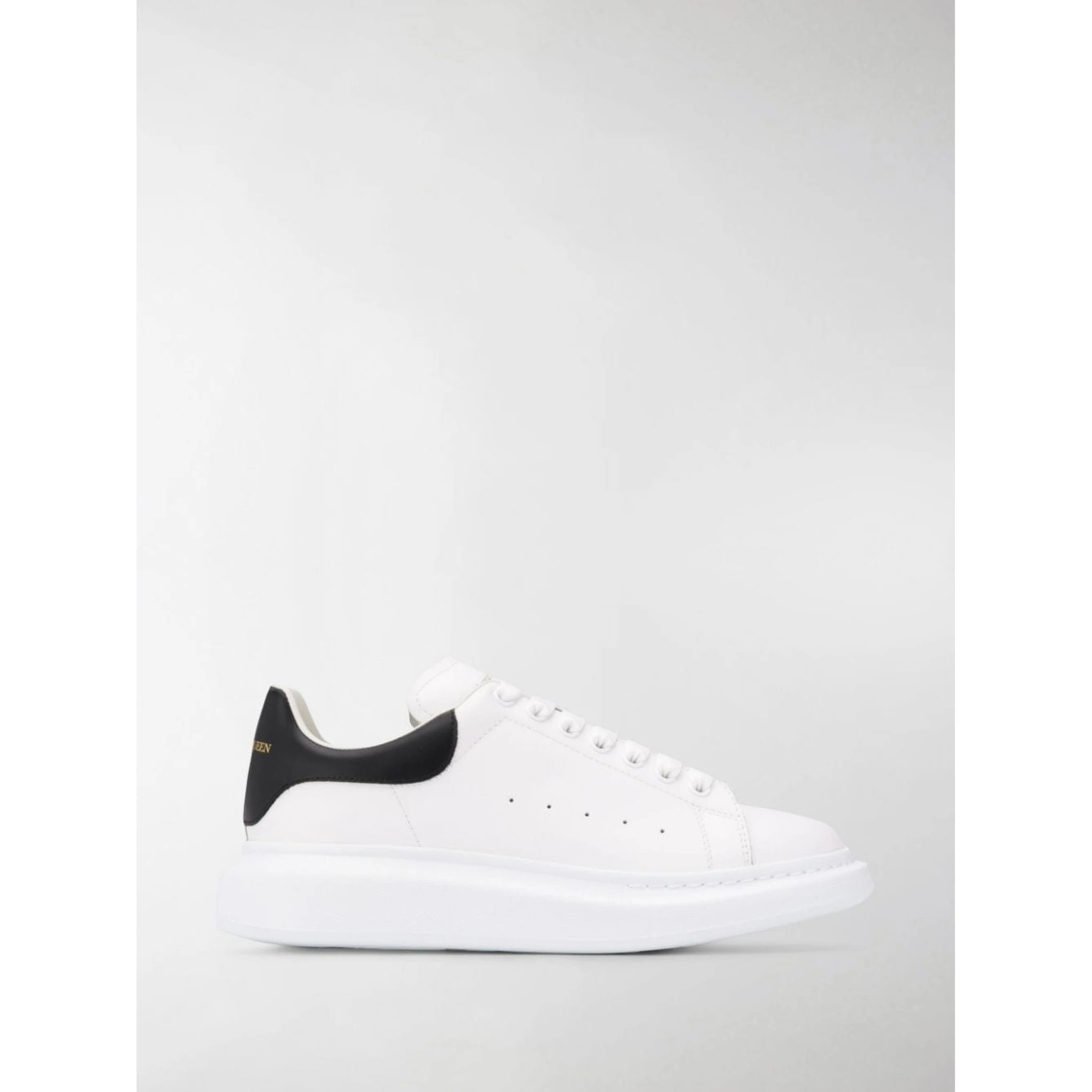 حذاء رياضي أسود من ألكسندر ماكوين