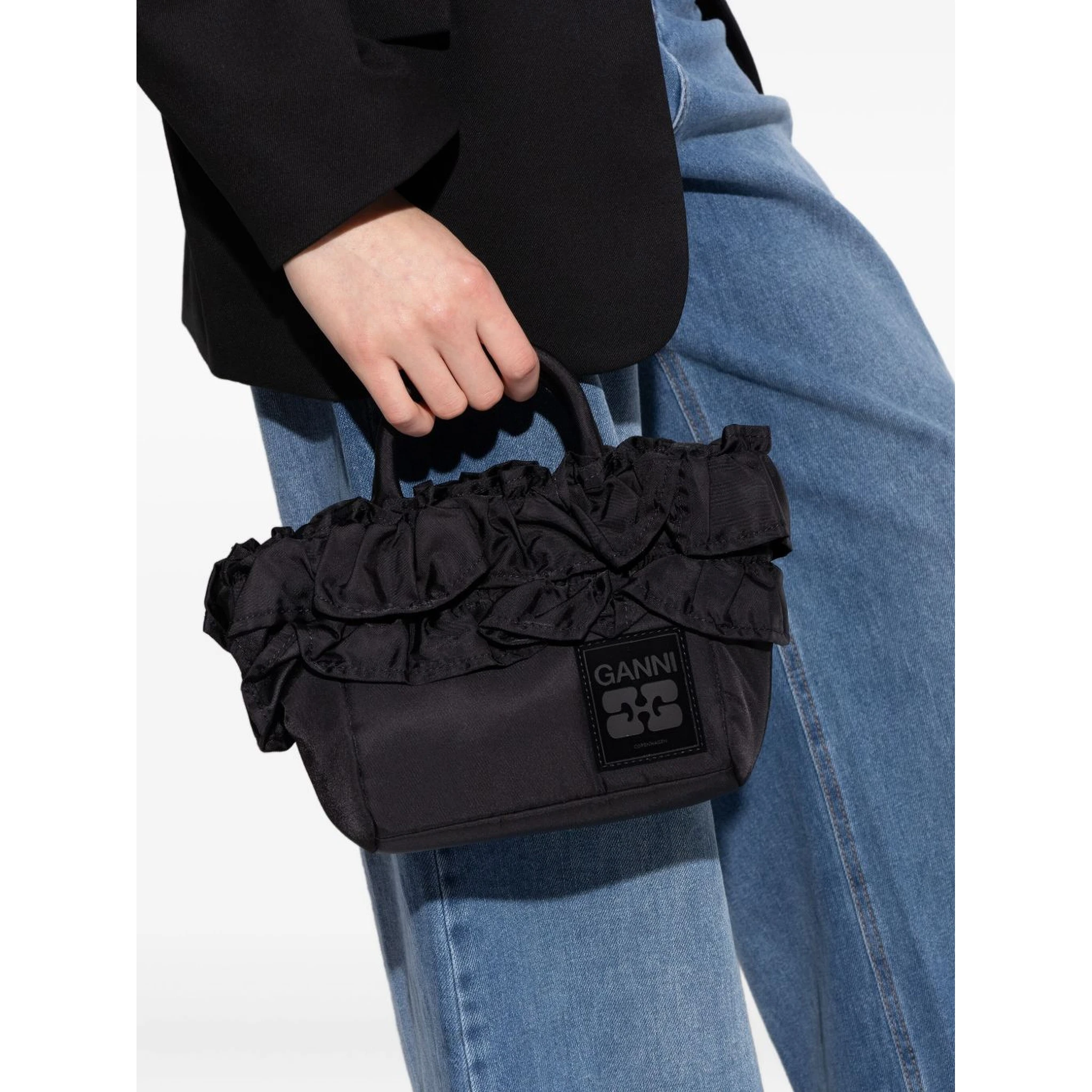 حقائب غاني.. أسود