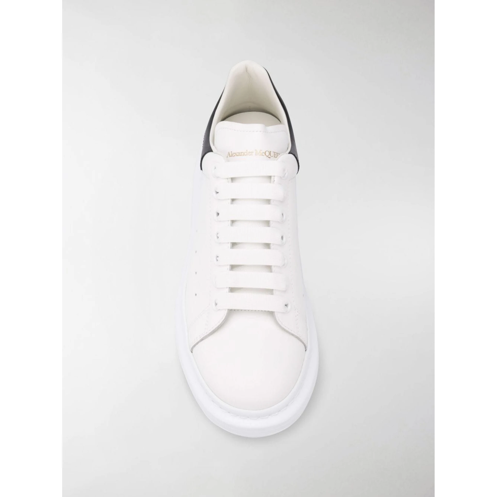 حذاء رياضي أسود من ألكسندر ماكوين