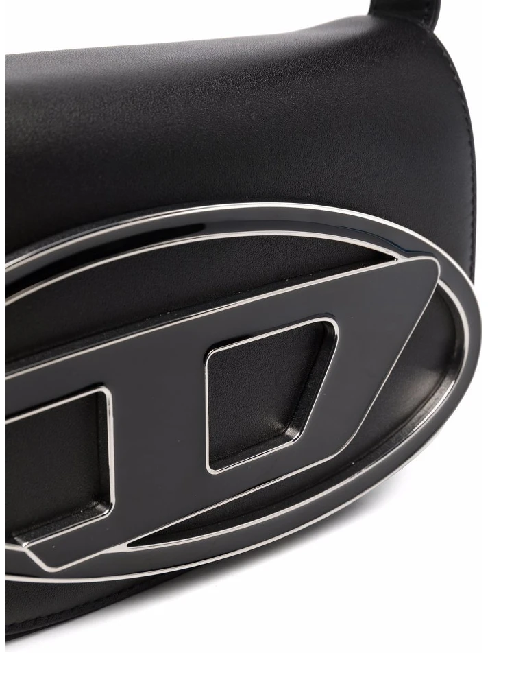 حقائب ديزل.. أسود alternative