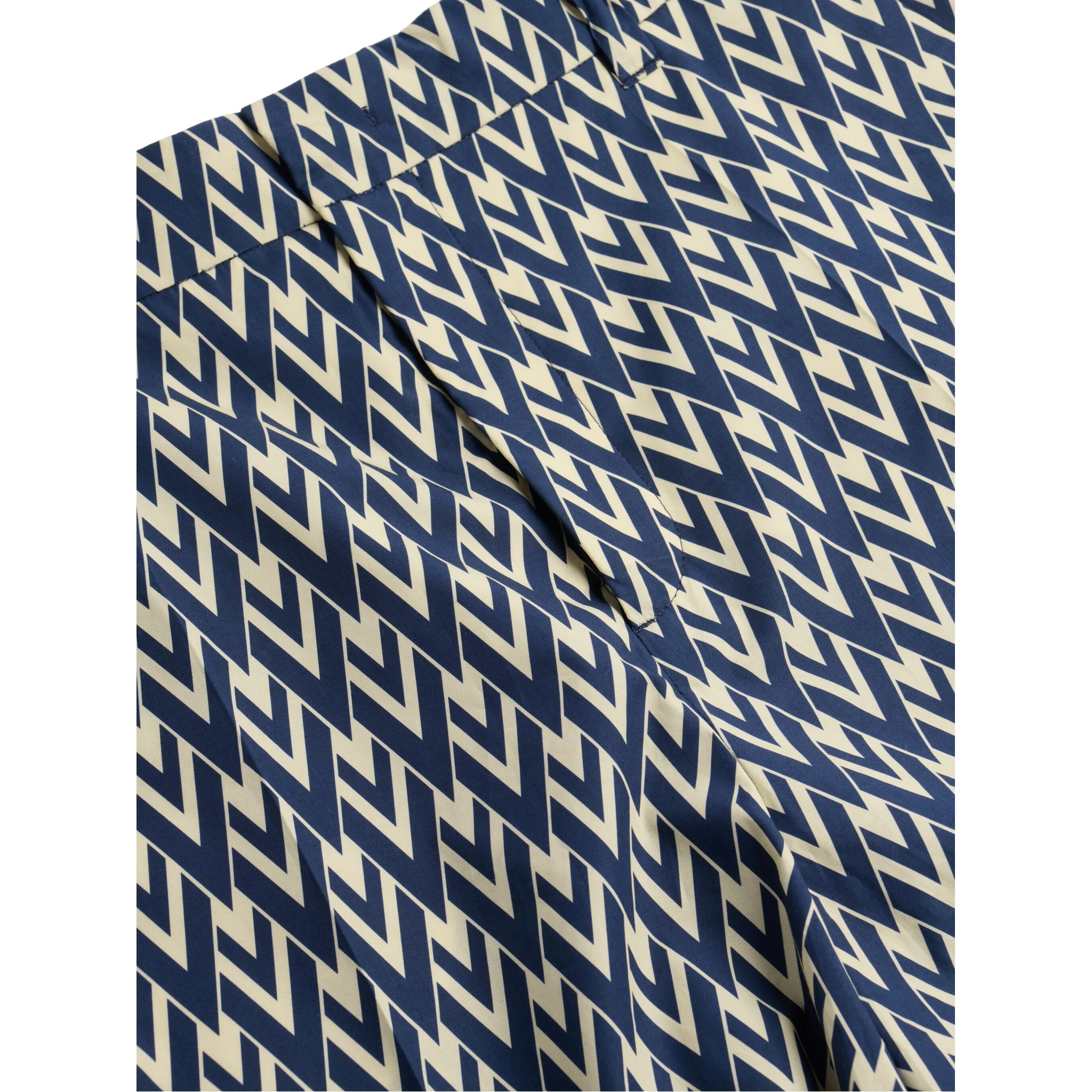 شورت فالنتينو