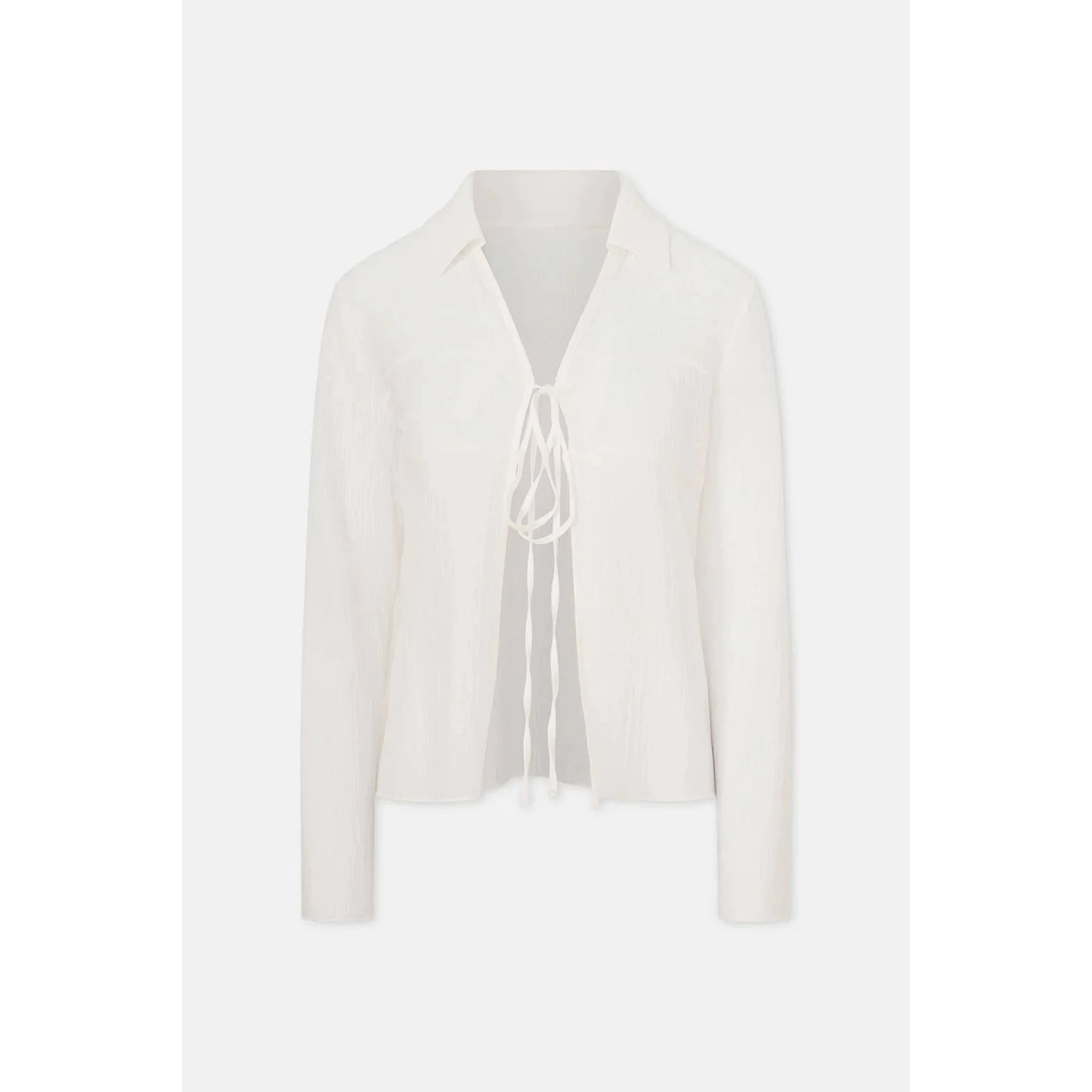 قمصان لا بيسين البيضاء