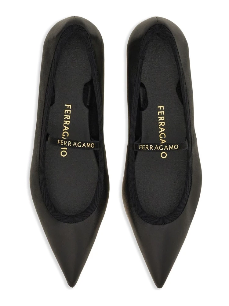 Ferragamo Flat shoes Black alternative