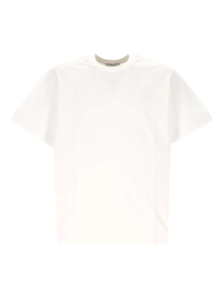 تيشيرتات وبولو جيفنشي بيضاء