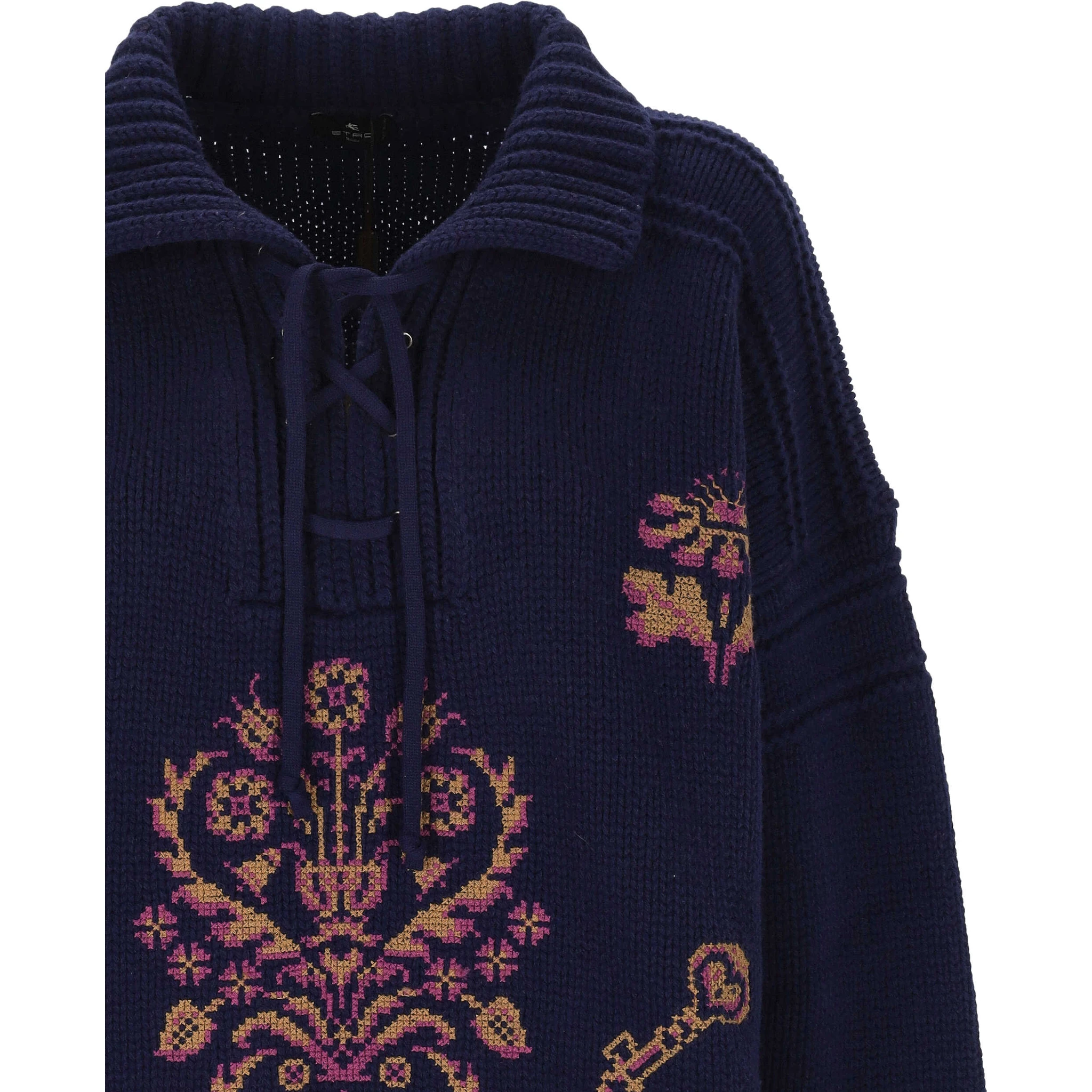 كنزات إيترو