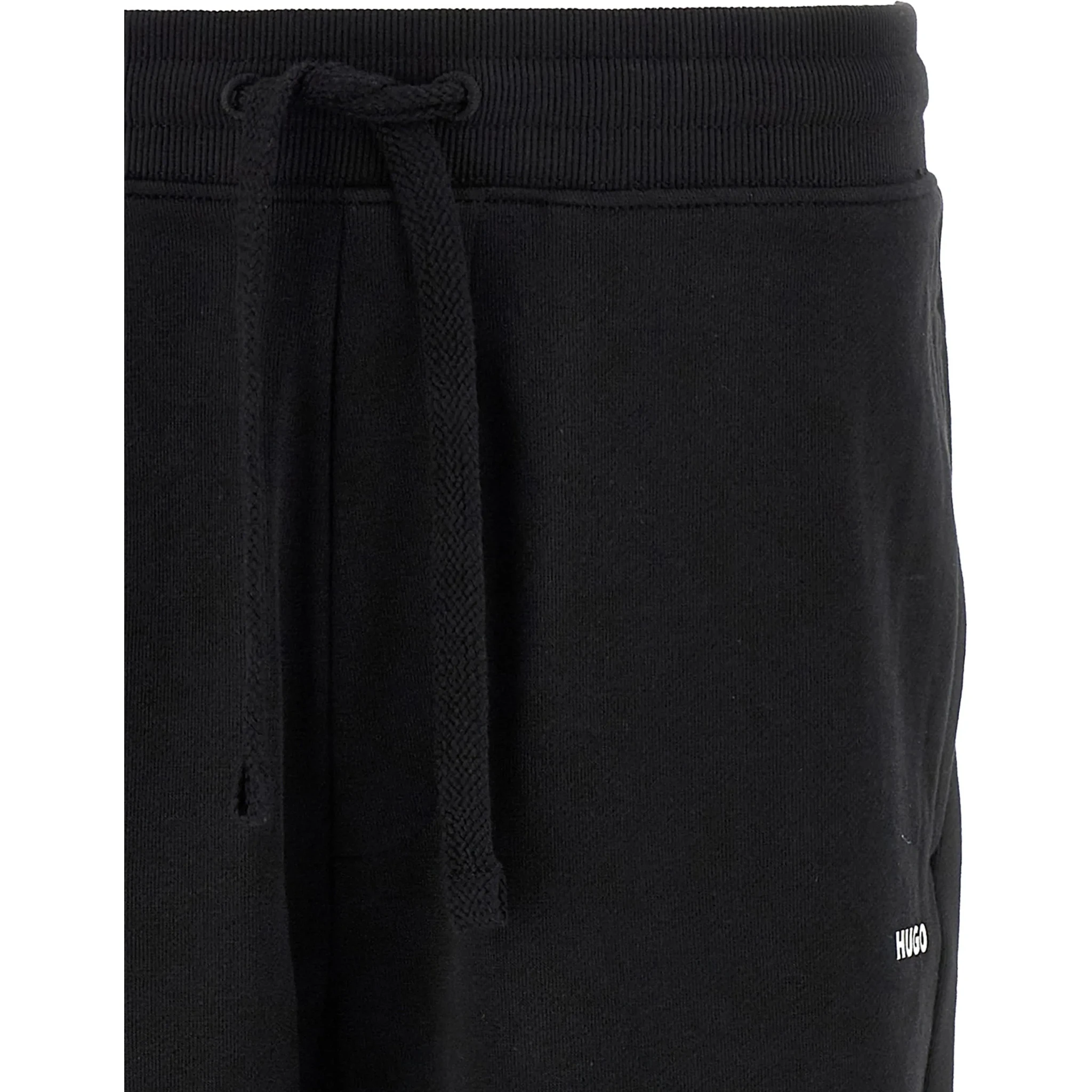 كنزات هوغو بوس سوداء