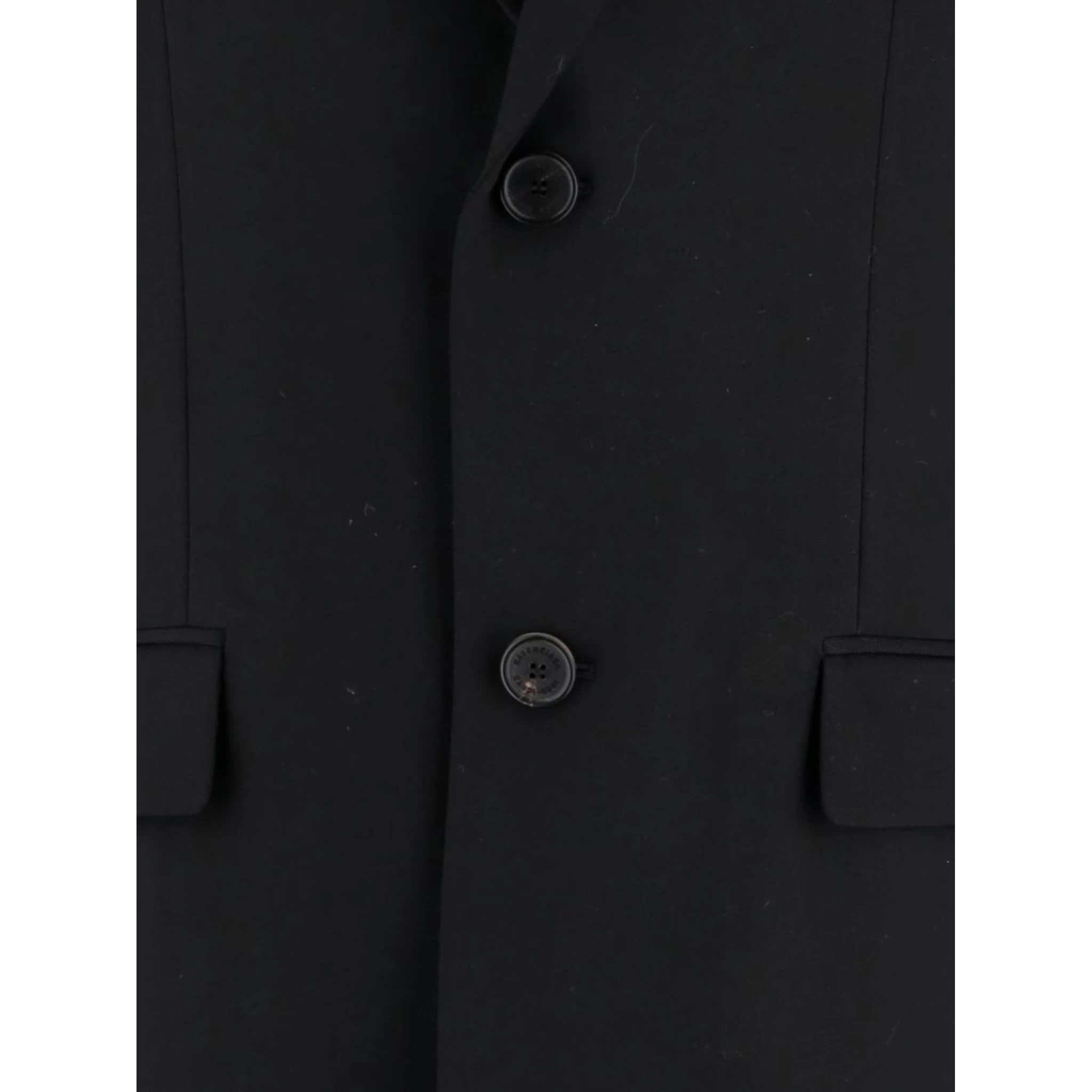 جاكيتات بالنسياغا