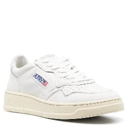 أحذية رياضية من أوتري