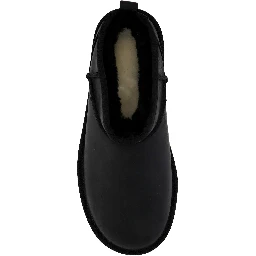 أحذية UGG سوداء