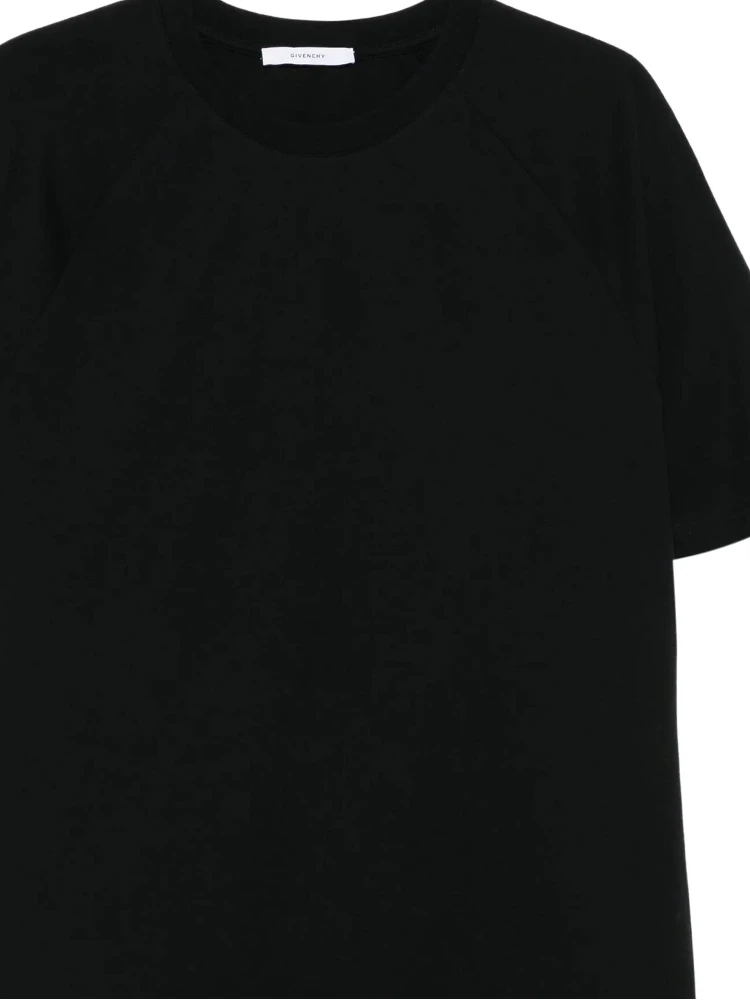 تيشيرتات وبولو جيفنشي سوداء alternative