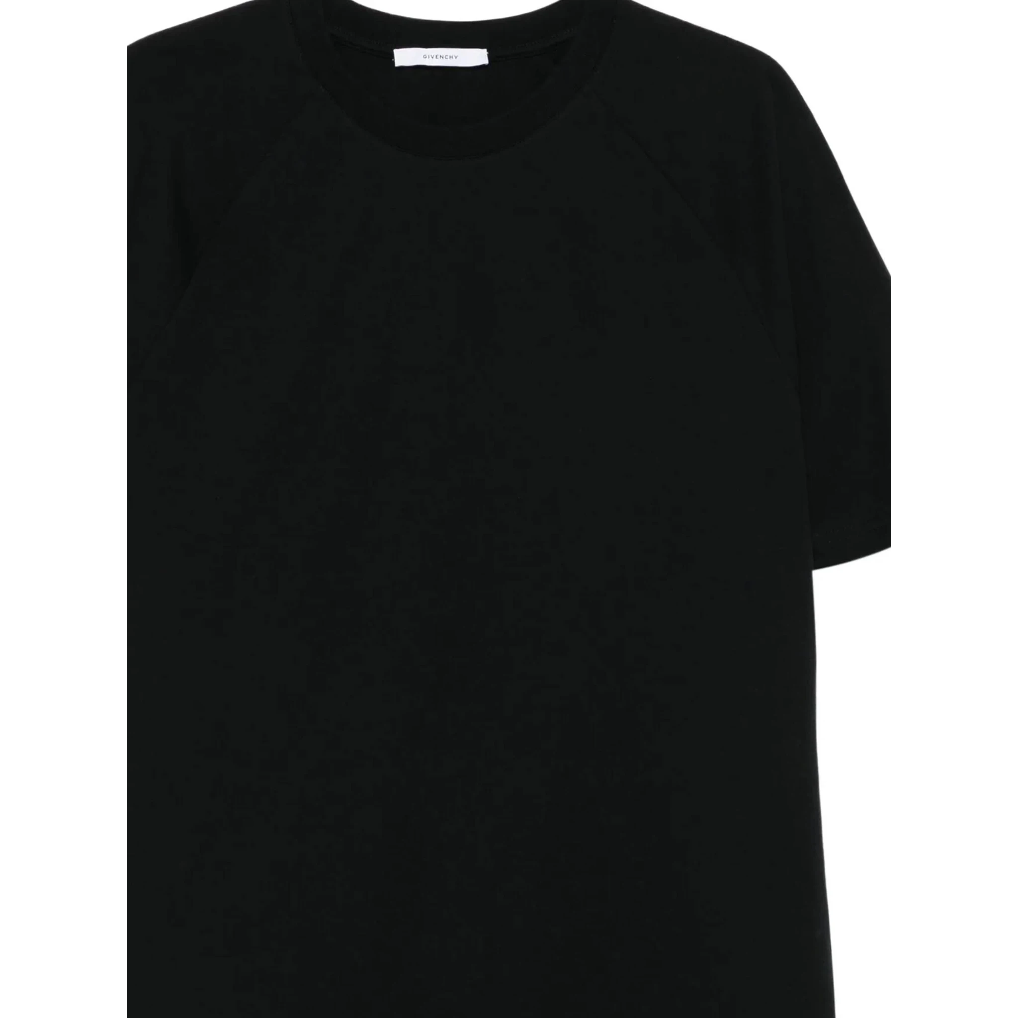 تيشيرتات وبولو جيفنشي سوداء