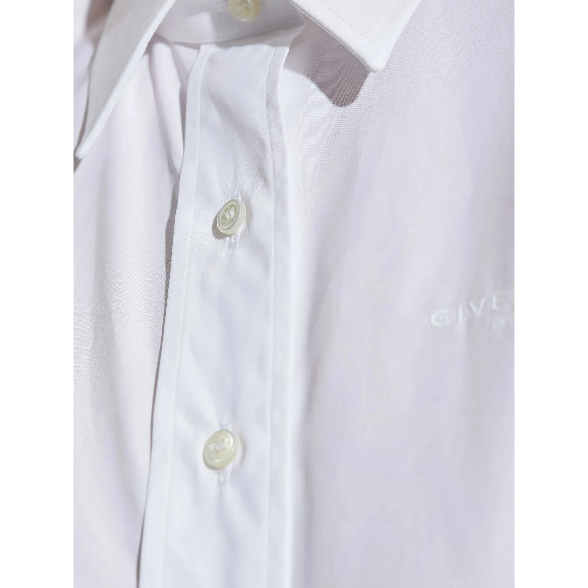 قمصان جيفنشي بيضاء