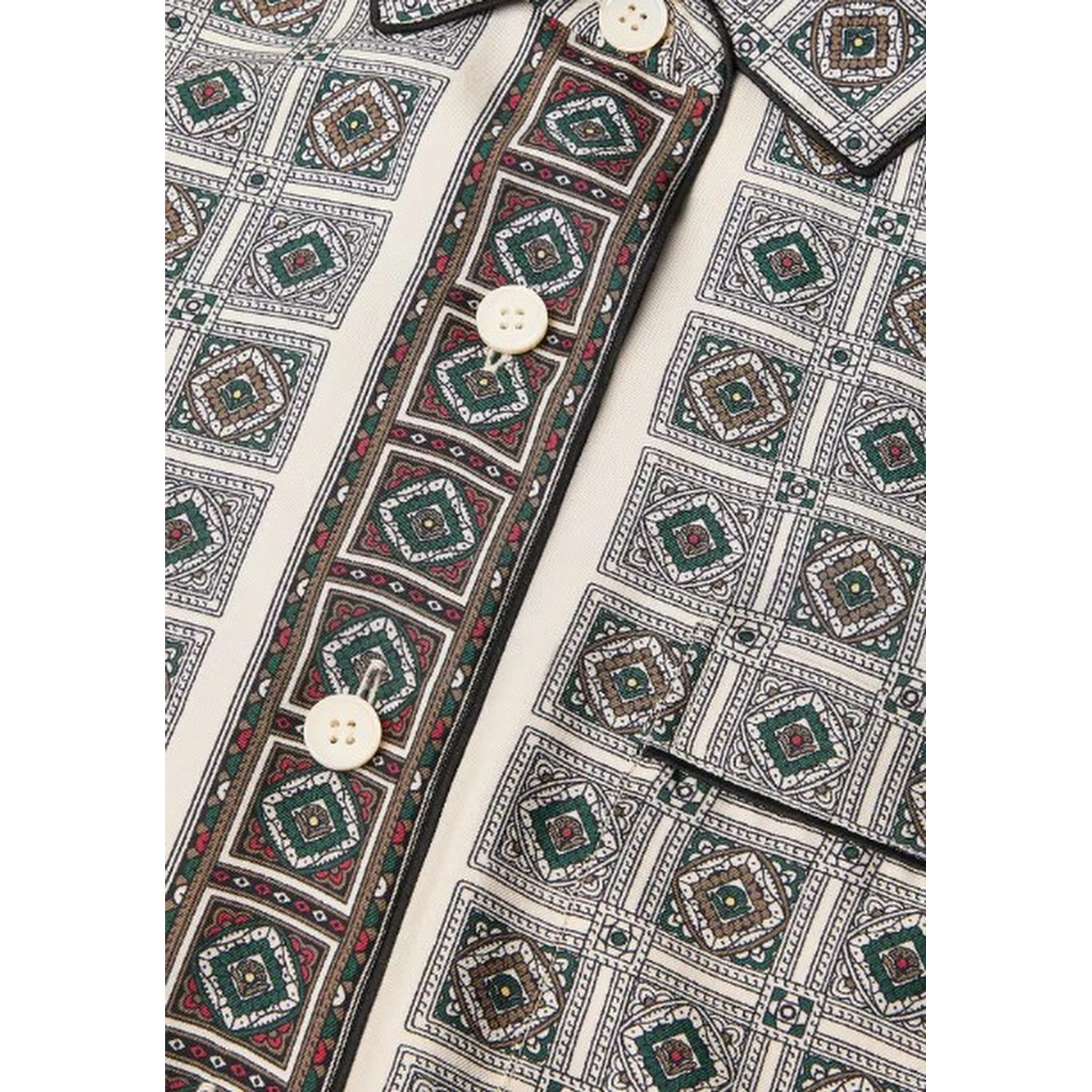 تيشيرتات وبولو من لورو بيانا