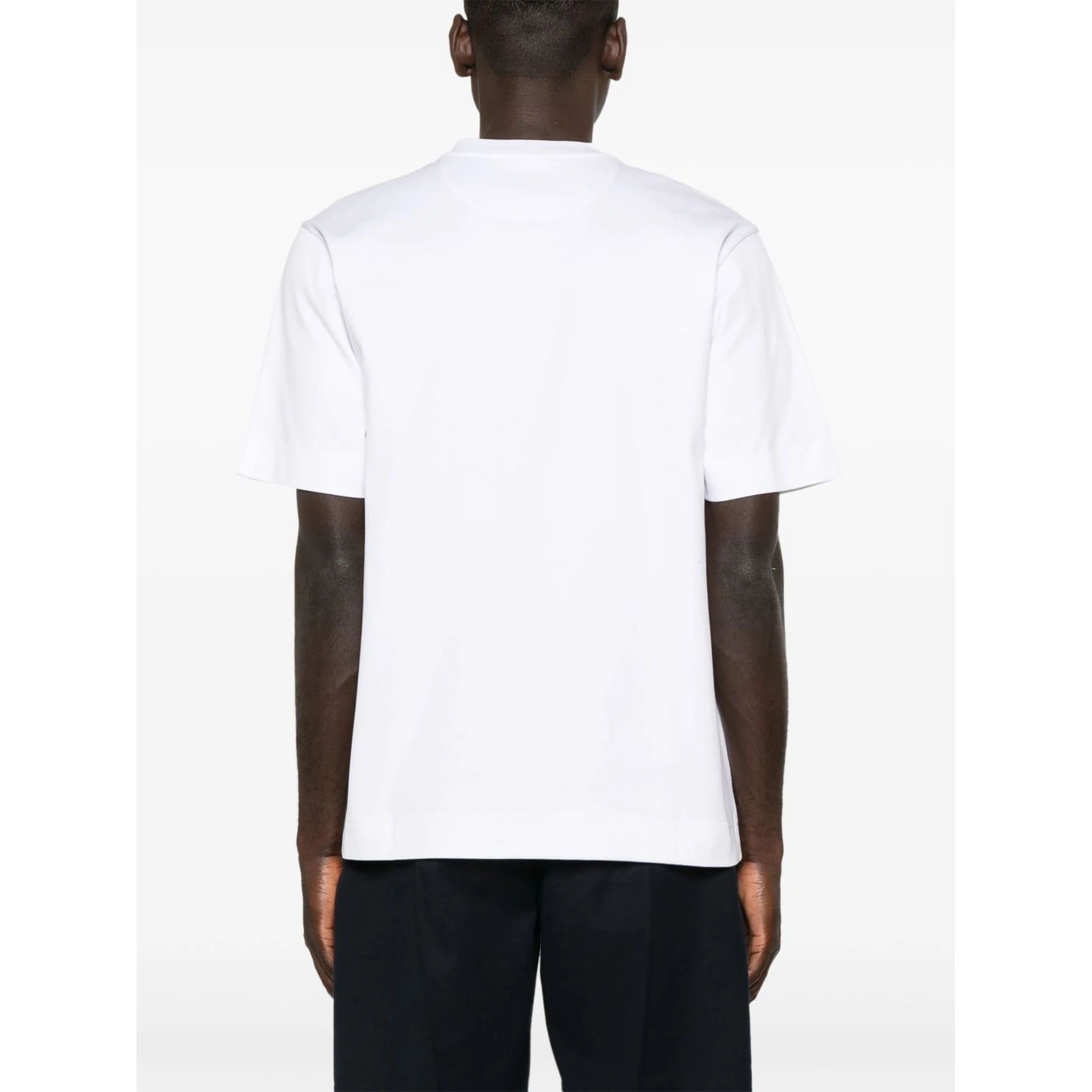 تيشيرتات وبولو من فندي باللون الأبيض