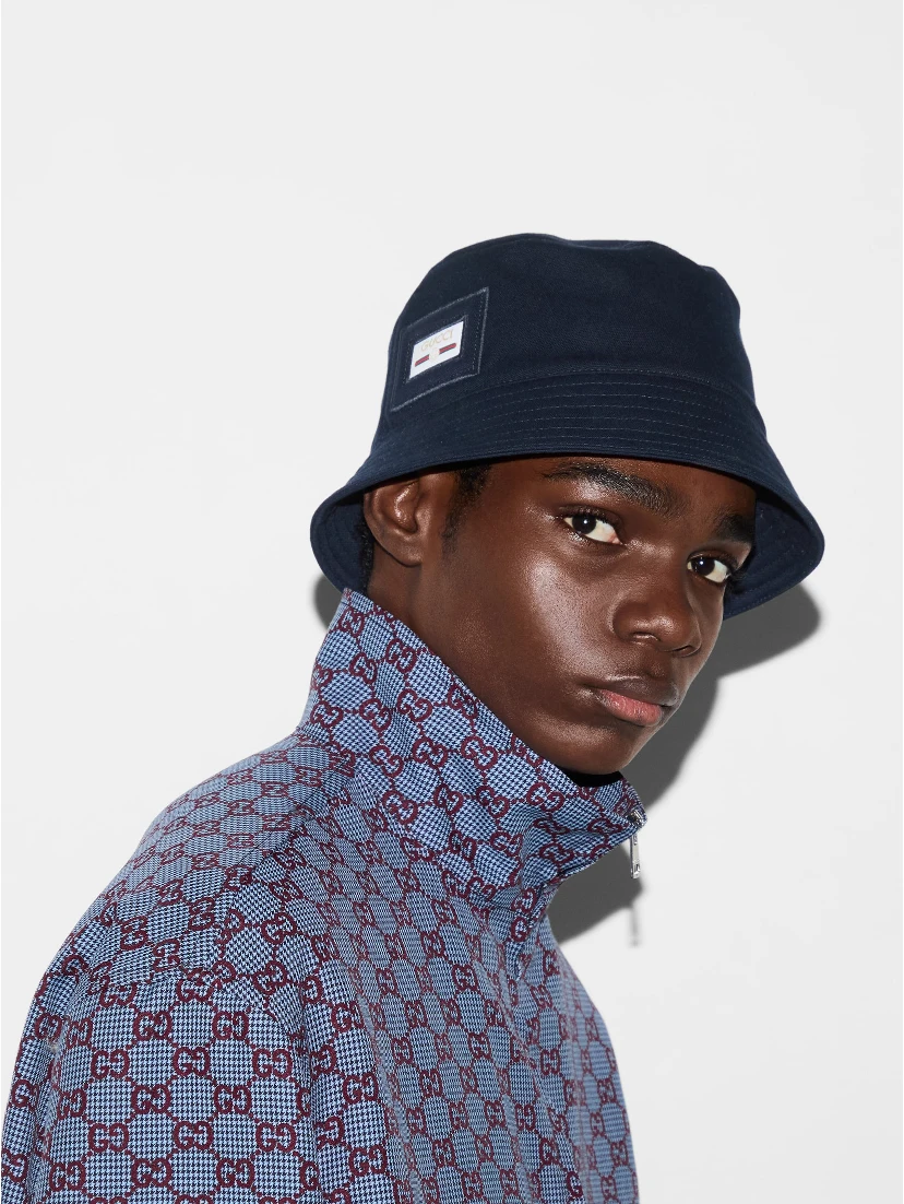 قبعات غوتشي زرقاء