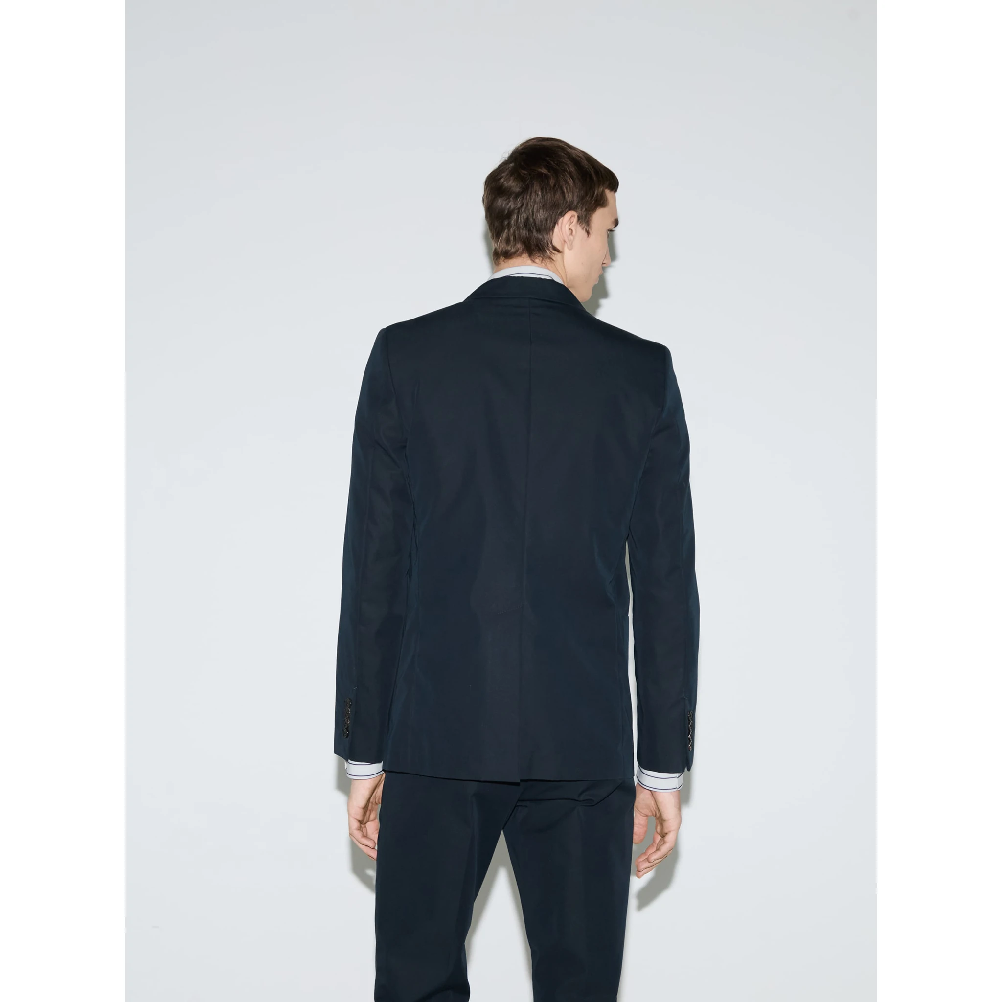 جاكيتات غوتشي زرقاء