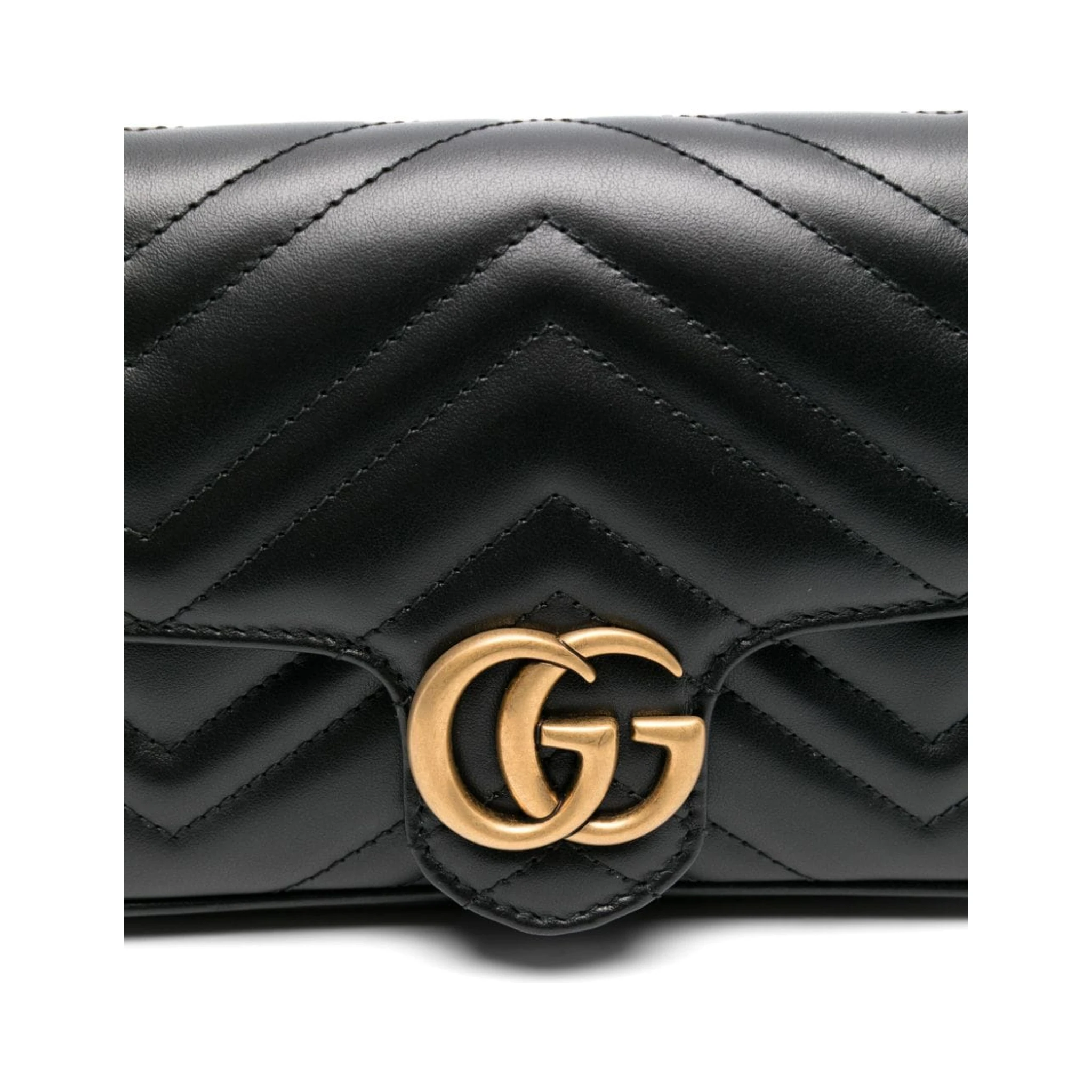 GG Marmont shoulder bag in black matelassé chevron leather