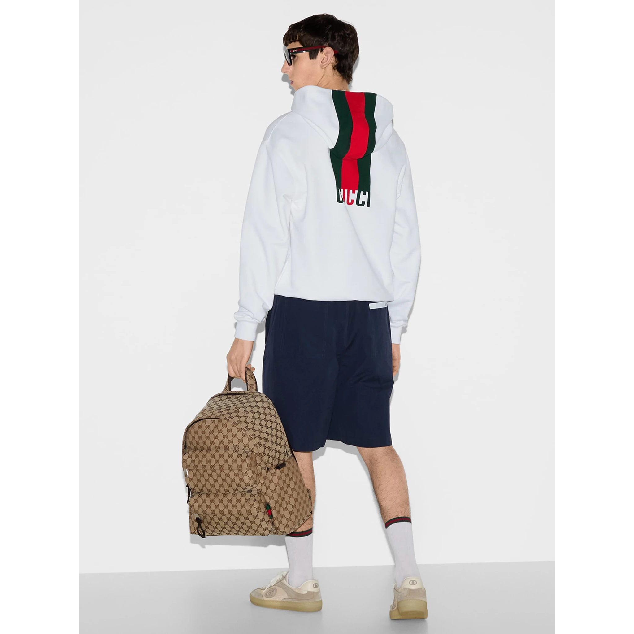 كنزات غوتشي بيضاء