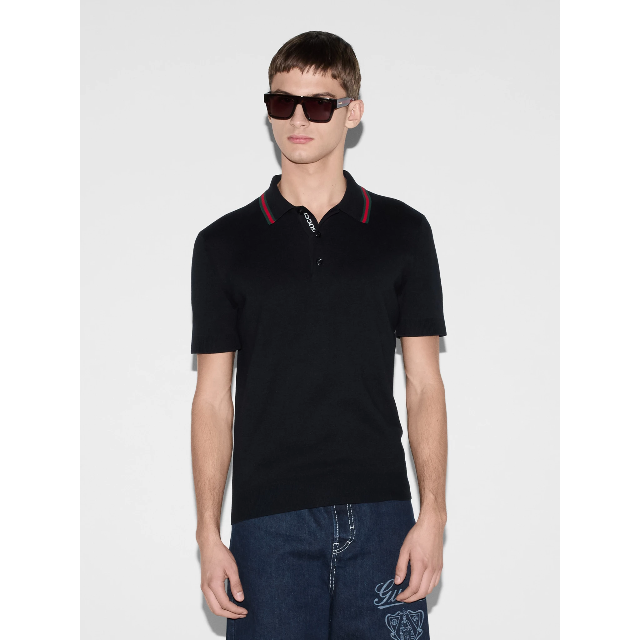 تيشيرتات وبولو من غوتشي باللون الأزرق