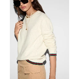 كنزات غوتشي بيضاء