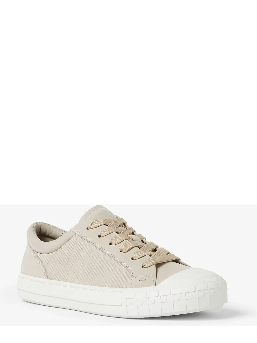 حذاء رياضي من فندي بيج