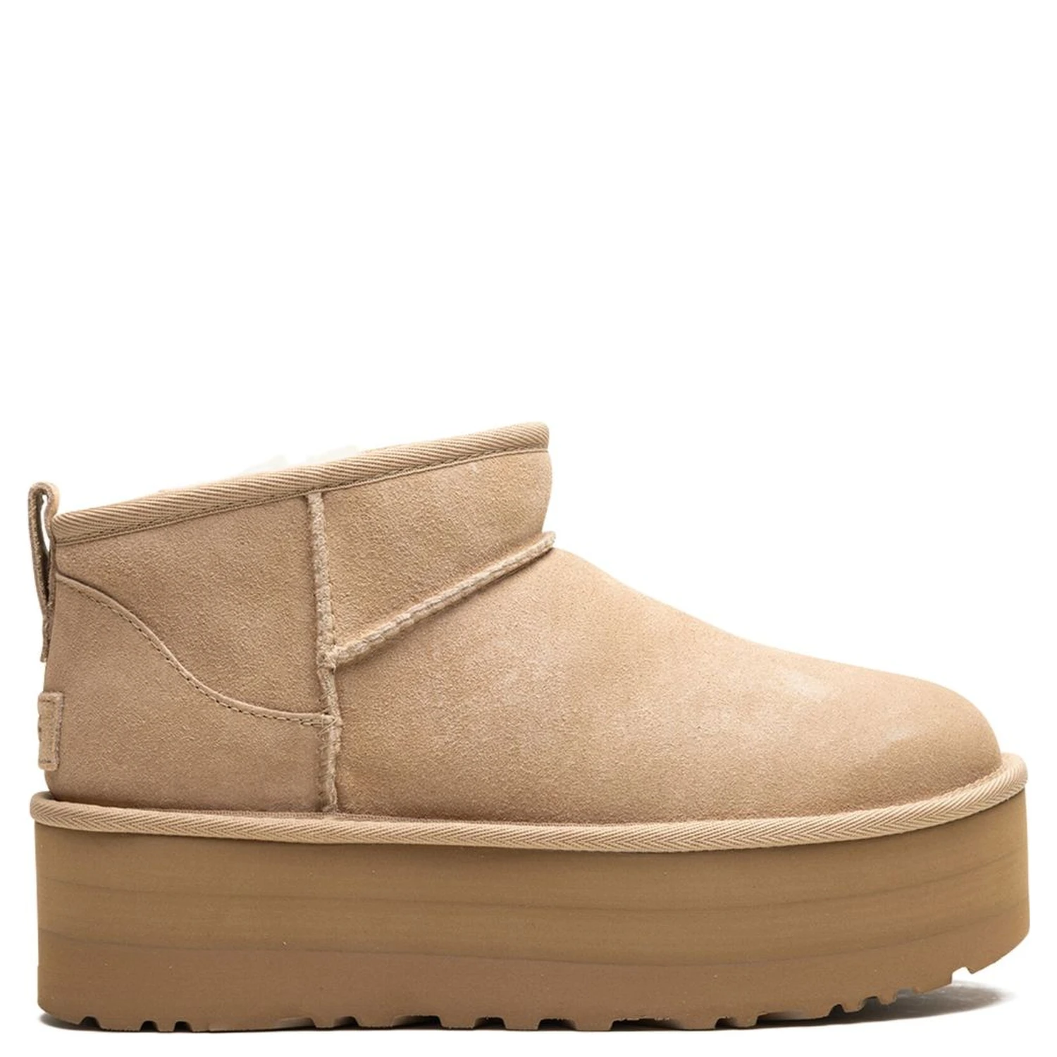 أحذية UGG بيج