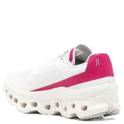 حذاء رياضي أبيض من ON