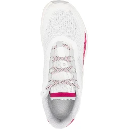 حذاء رياضي أبيض من ON