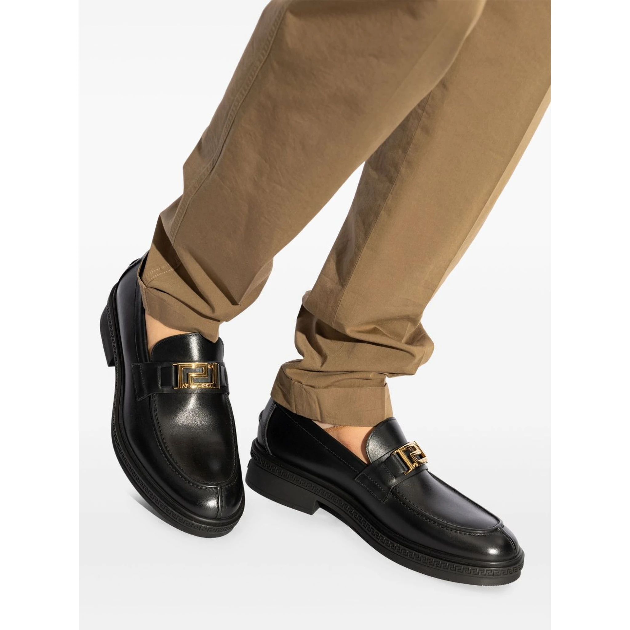 حذاء فيرساتشي مسطح أسود